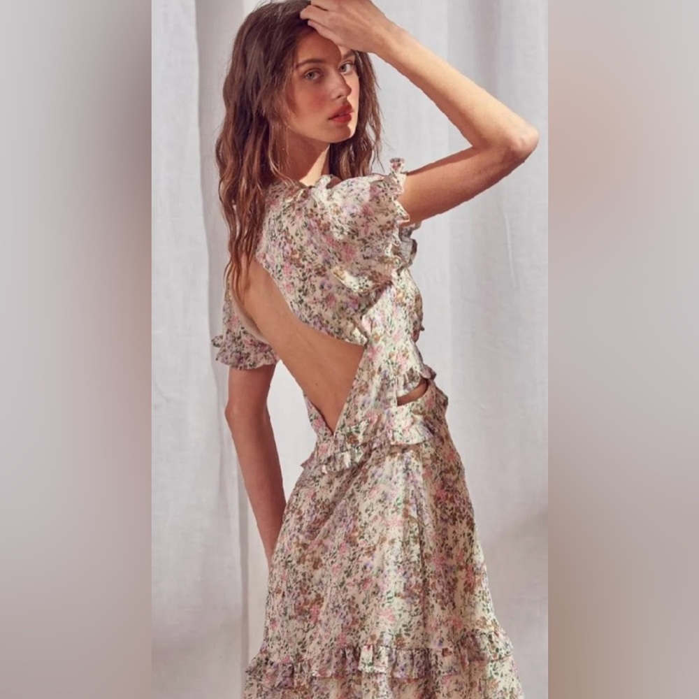 Storia Flutter Sleeve Deep V With Ruffled Tiered … - image 2